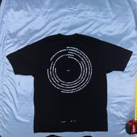 -Beyoncé Renaissance World Tour 2023 T
-Size Large - Picture 4 of 4